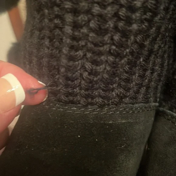 Bearpaw Sweater Boots with Pom Pom Ties, Size 7 - Picture 6 of 7